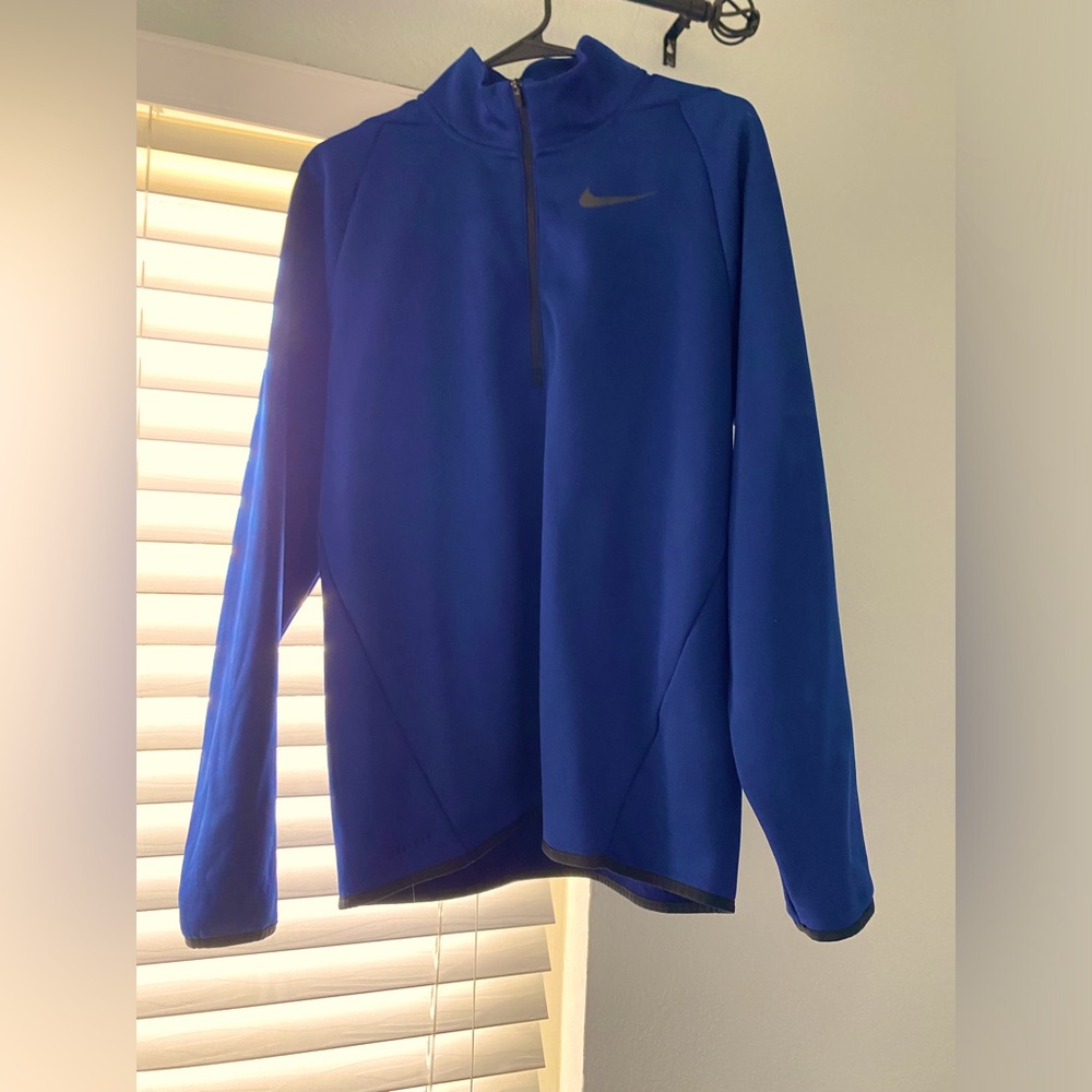 NIKE ZIP UP SWEATER